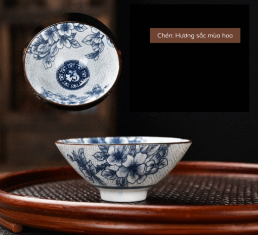 Chén hương sắc mùa hoa